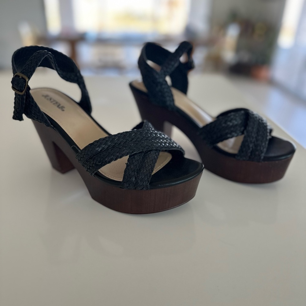 JustFab ‘Harley’ faux wood braided strap heel - size 8.5